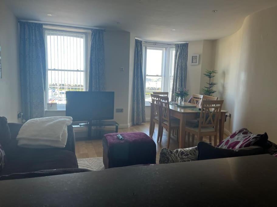 Promenade Sea View Apartment